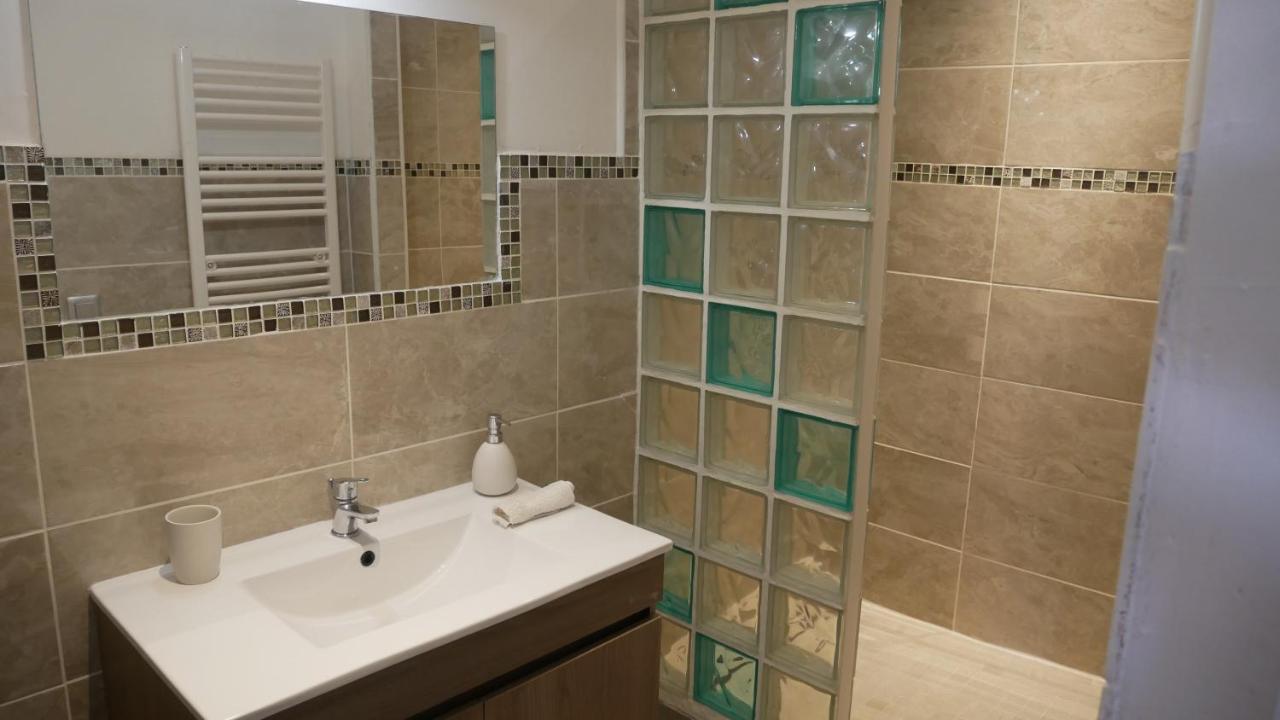 Mas Maurane-Chambre D'Hote Avec Spa Prive Aux Portes D'Arles 塔拉斯孔 外观 照片